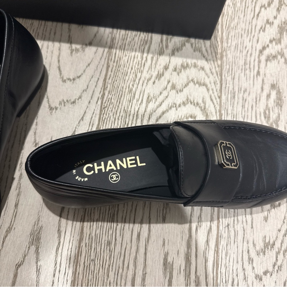 CHANEL women’s  Black Leather Slip-On Loafers - Picture 4 of 10